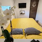 Home-in Apartma