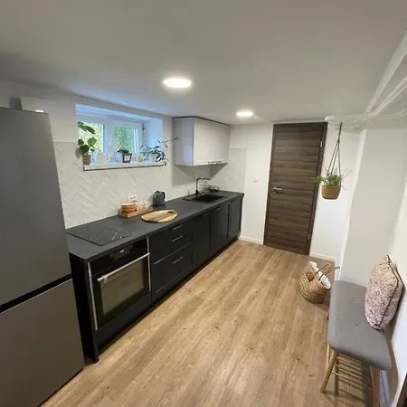 Apartament Home-in Apartma