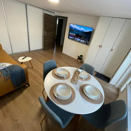 Home-in Apartma Apartamento *